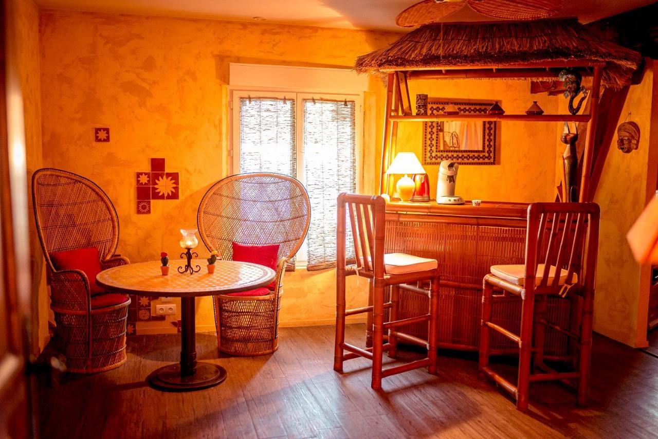 Domaine De La Croix Du Vexin Bed and Breakfast Themericourt Eksteriør billede
