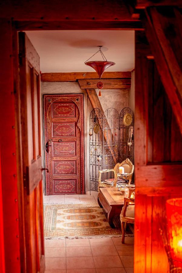 Domaine De La Croix Du Vexin Bed and Breakfast Themericourt Eksteriør billede
